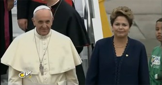 Paus Franciscus ontmoet president Rousseff direct na aankomst in Rio Paus Franciscus ontmoet president Rousseff direct na aankomst in Rio