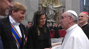 Ontmoeting tussen paus Franciscus, prins Willem-Alexander en prinses Máxima bij de intronisatie van de paus