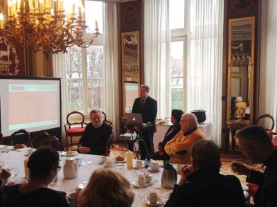 Vastenactie directeur Peter van Hoof vertelt op Aswoensdag over het Vastenactie-project 2016 in Oeganda bij Bisdom Haarlem-Amsterdam