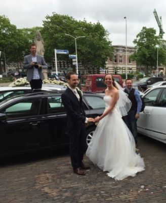 Jongerenwerker Matthijs trouwt met zijn Hanneke