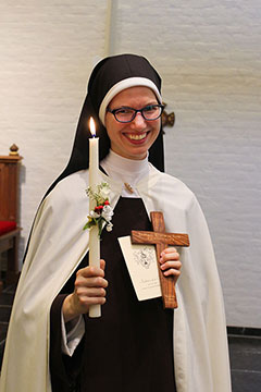 Zuster Maria Gratia legt eeuwige gelofte af