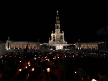 Tweede dag Fatimabedevaart met lichtprocessie