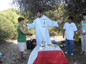Archieffoto van pastoor Maurizio Pallù van 8 juli 2006