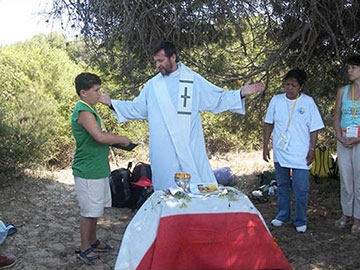 Archieffoto van pastoor Maurizio Pallù van 8 juli 2006 Archieffoto van pastoor Maurizio Pallù van 8 juli 2006