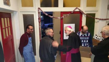 Bisschop viert kerstmaaltijd met dak- en thuislozen