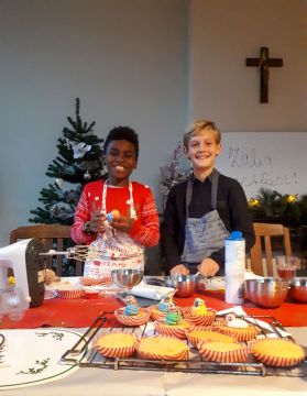 Kerstcupcakes bakken