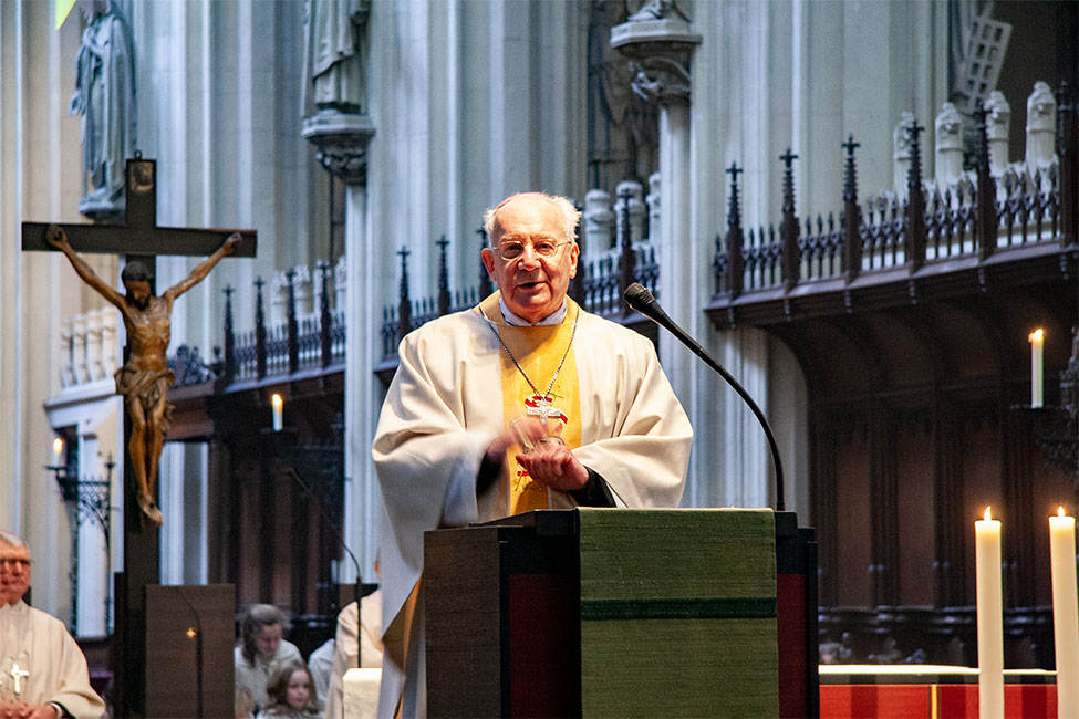 Mgr. Lescrauwaet tijdens zijn zilveren jubileumviering in de Sint-Janskathedraal te s-Hertogenbosch op 8 februari 2009