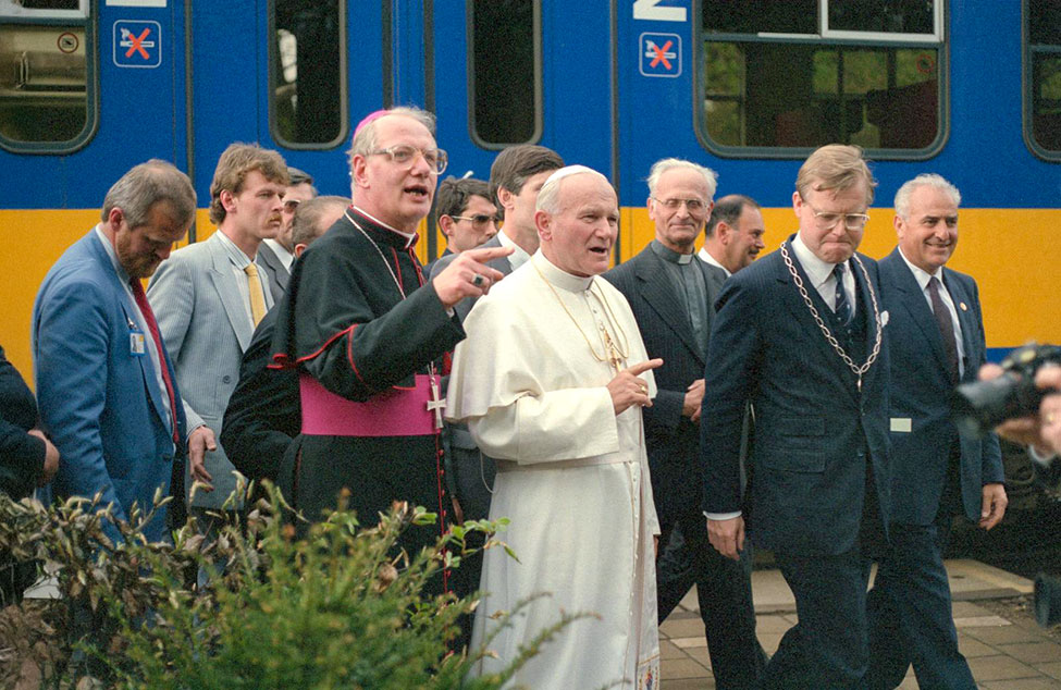 Pausbezoek JPII 40 jaar geleden Pausbezoek JPII 40 jaar geleden