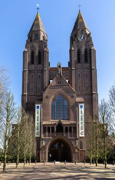 Eeuwfeest voor Sint Jan Laren